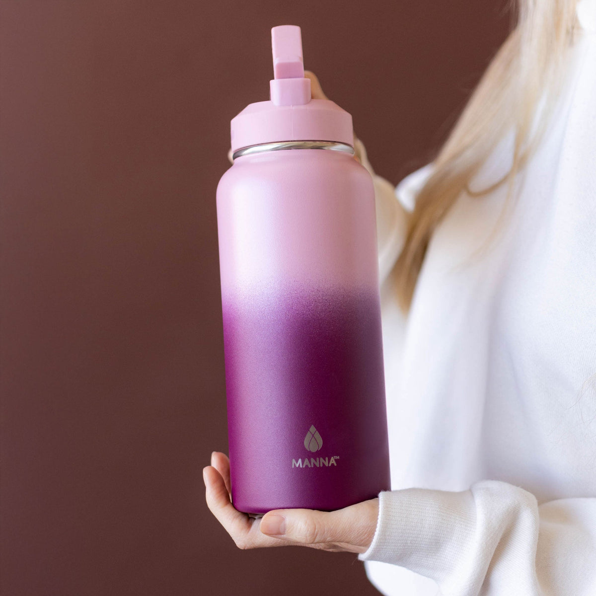 32-oz-powel-bottle-d9 32_Manna_Website_Lifestyles-2.jpg
