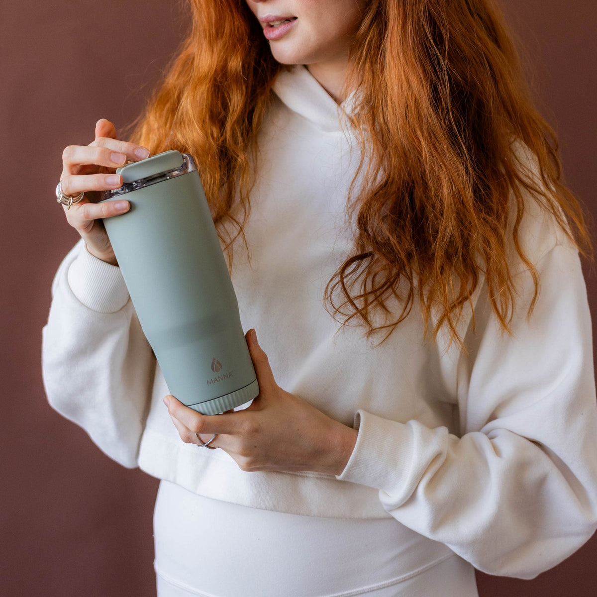 30-oz-groove-tumbler-t6 4Manna_Website_Lifestyles-17.jpg